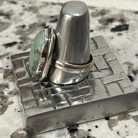 Turquoise Sterling Silver Oval Ring Size 8 - Picture 3 of 11